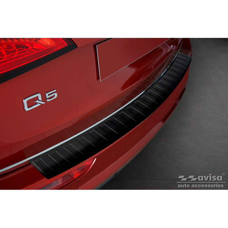 Avisa, Bagkofangerbeskytter, Mat Sort, Rustfritstål, passer til Audi Q5 2008-2012 & 2012- 'Ribs'