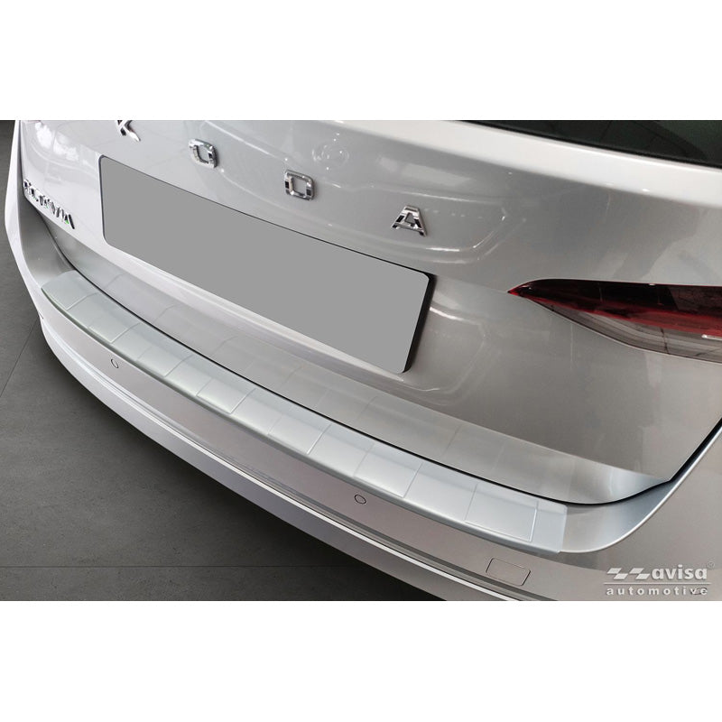 Avisa, Bagkofangerbeskytter, Rustfrit stål, Soft Silver, passer til Skoda Octavia IV (2019-2024) & FL (2024-)