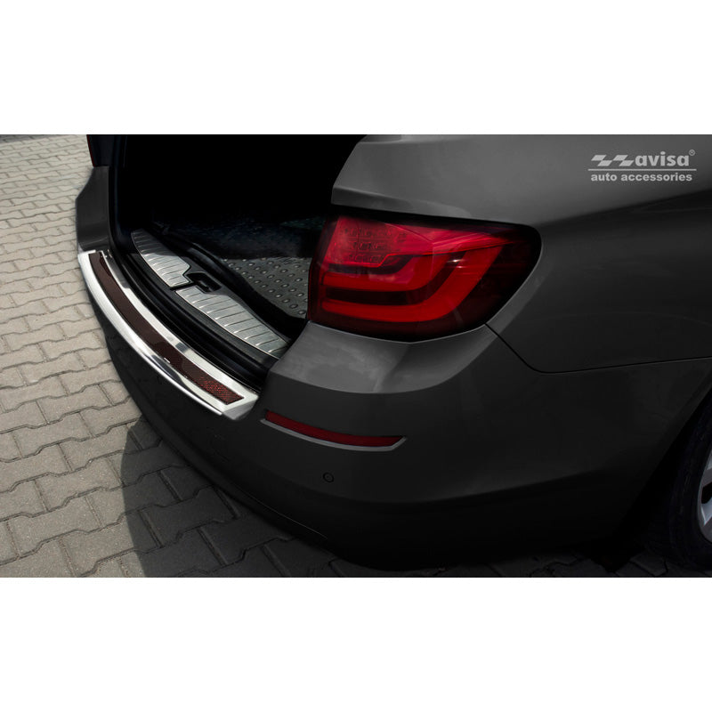 Avisa, Edelstahl Heckstoßstangenschutz Deluxe passend für BMW 5er F11 Touring 2010-2016 Chrom/Rot-Schwarz Karbon, Carbon, Edelstahl, Chrom, Carbon, Rot