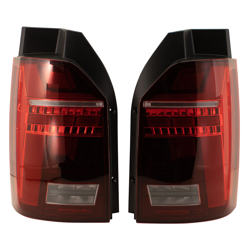 AutoStyle, Satz LED Heckleuchten passend für Volkswagen Transporter T6 2015-2020 (mit Heckklappe) - Rot/Smoke - inkl. Dynamische Blinker, Rot, Rauchgrau