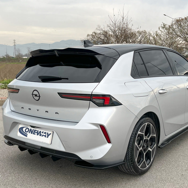 OneWay, Tagspoiler Cap, Glansfuld Sort, Passer til Opel Astra L HB 2021-