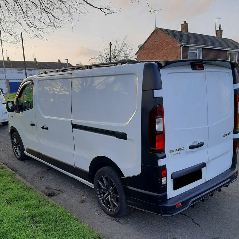 OneWay, Skærmkanter, Glanssort, Passer til Renault Trafic 2014- og Opel Vivaro 2014-2018 (Lang akselafstand) – 10 stk. sæt